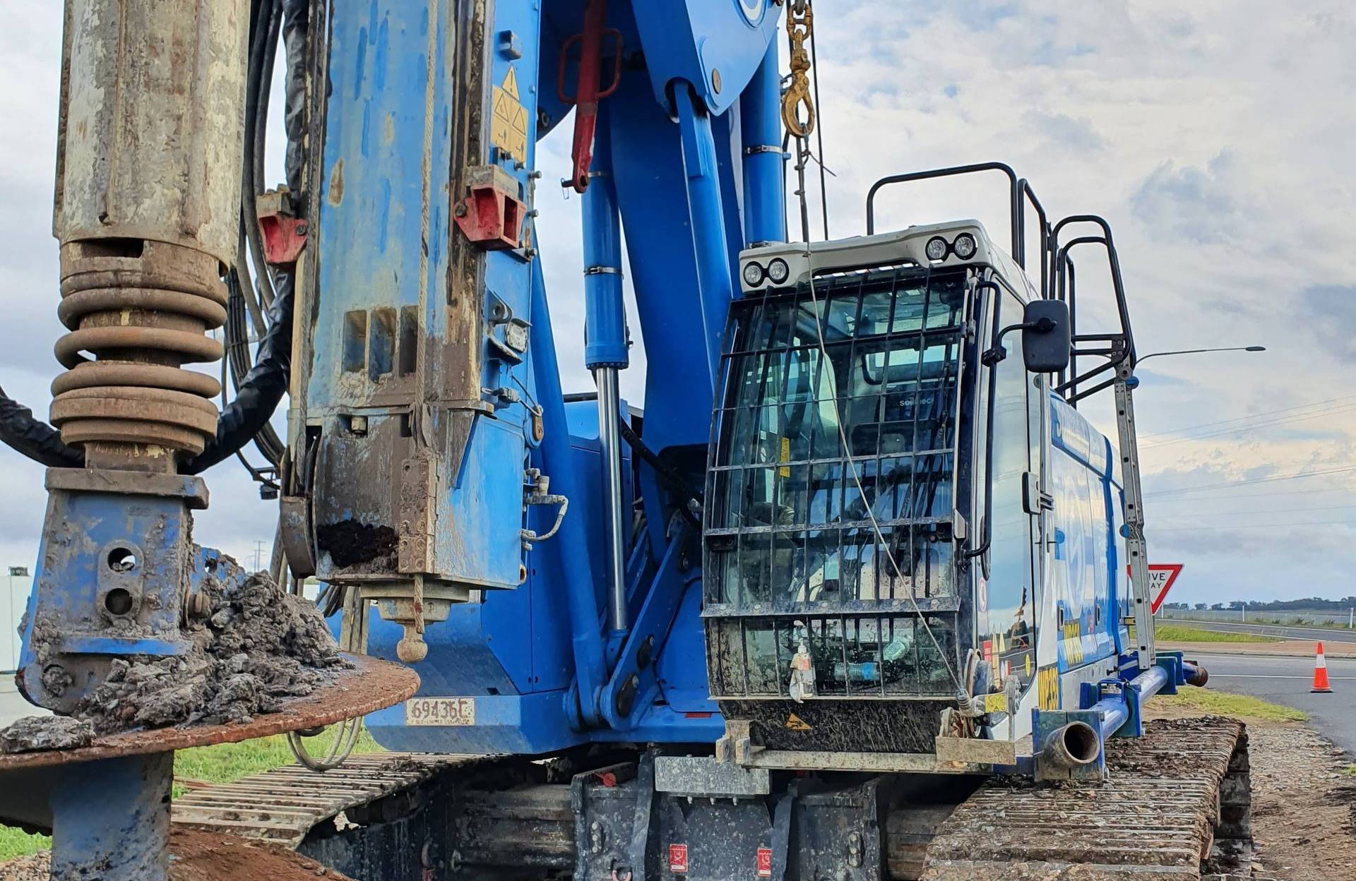 Pile rig operating on the Beams Road level crossing removal construction site